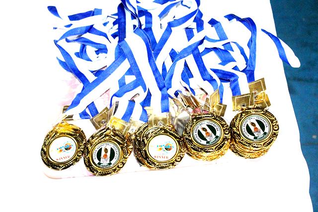 GombeBulls's tweet photo. Medals for the yet to be crowned champs. #DstvFinal8Playoffs @titansbasket @BballNaija @IncredibleFEMI @NigeriaBasket http://t.co/AAFHaC3gHs