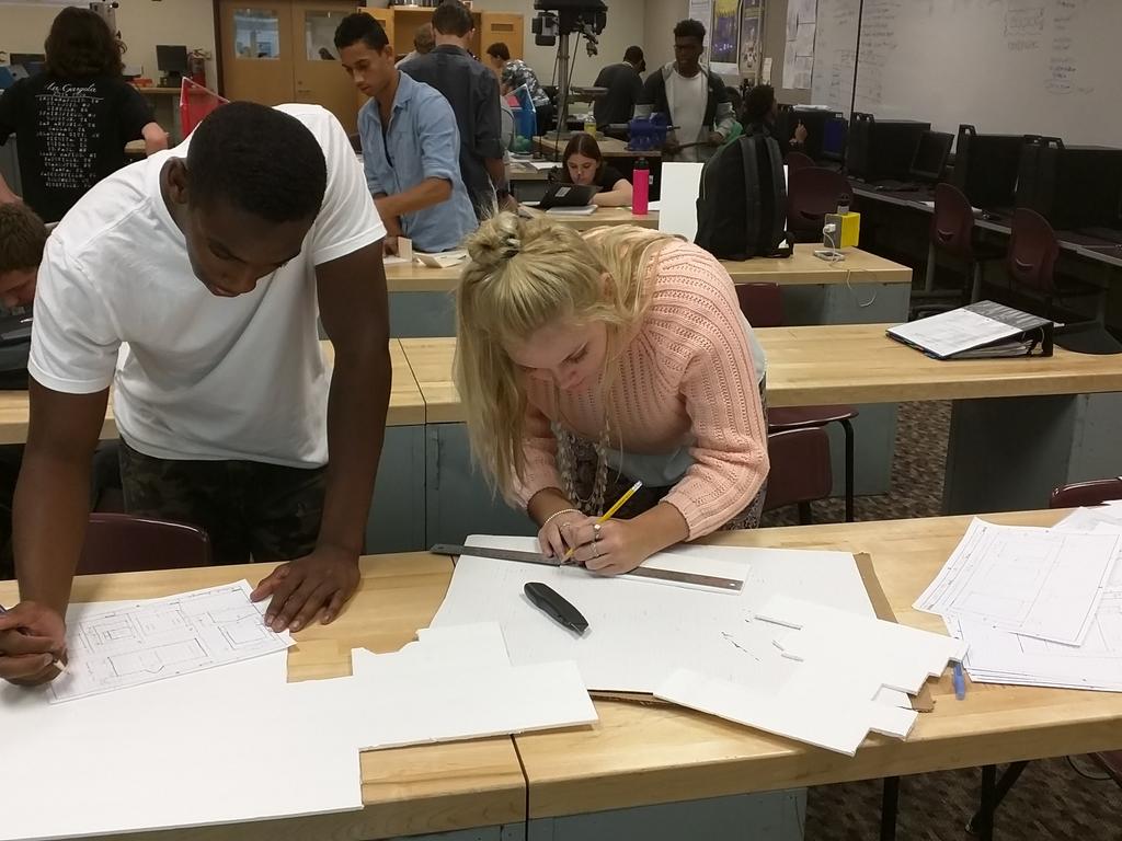 MrSorg3's tweet photo. Civil Engineering &amp; Architecture students exploring architectural styles by designing and building homes #PLTW #BDHS http://t.co/Z21bganjGR