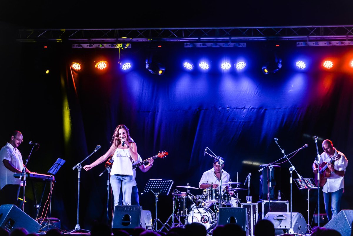 SotoAndFamily's tweet photo. Gracias a todos por asistir al concierto en #PuntaUmbría y por el cariño que nos demostrasteis http://t.co/1yGLiqYwn6 http://t.co/D6nCxCdUR5