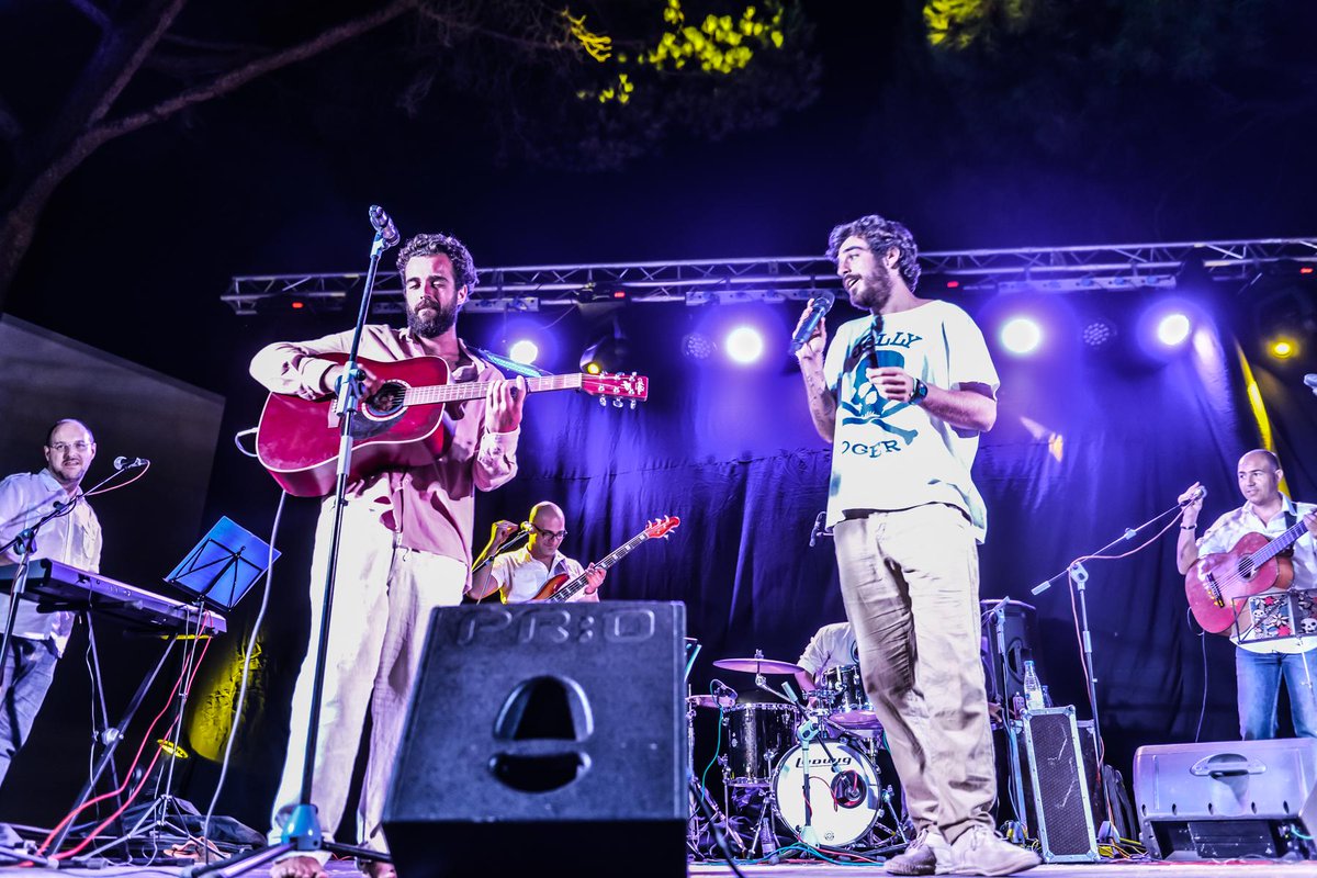 Gracias a todos por asistir al concierto en #PuntaUmbría y por el cariño que nos demostrasteis on.fb.me/1J8zSKI