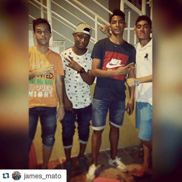 jotakm10's tweet photo. Aquí somos del guetto, aquí no somos pupis ✌@orlykm27 http://t.co/Qtg3sbVXT2