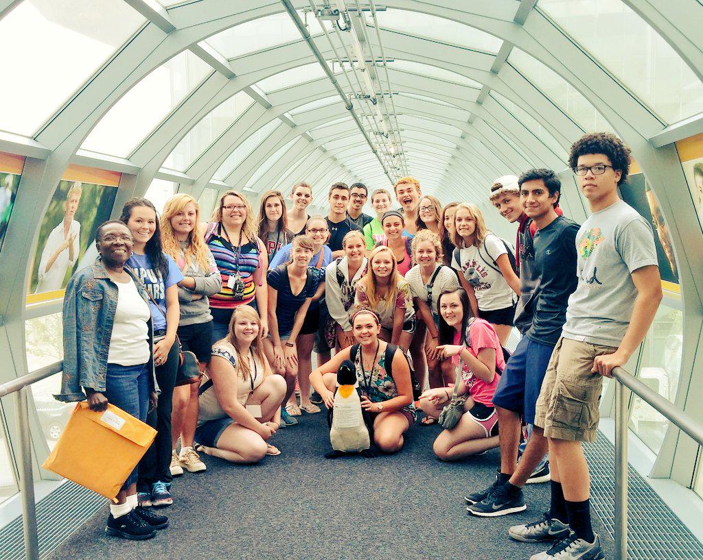 morgncam's tweet photo. Look who we found! #payitforwardpenguin #iupui #imajaguar #smileymorningshow #indy #iupuibridge http://t.co/tsD2e5QZ8C