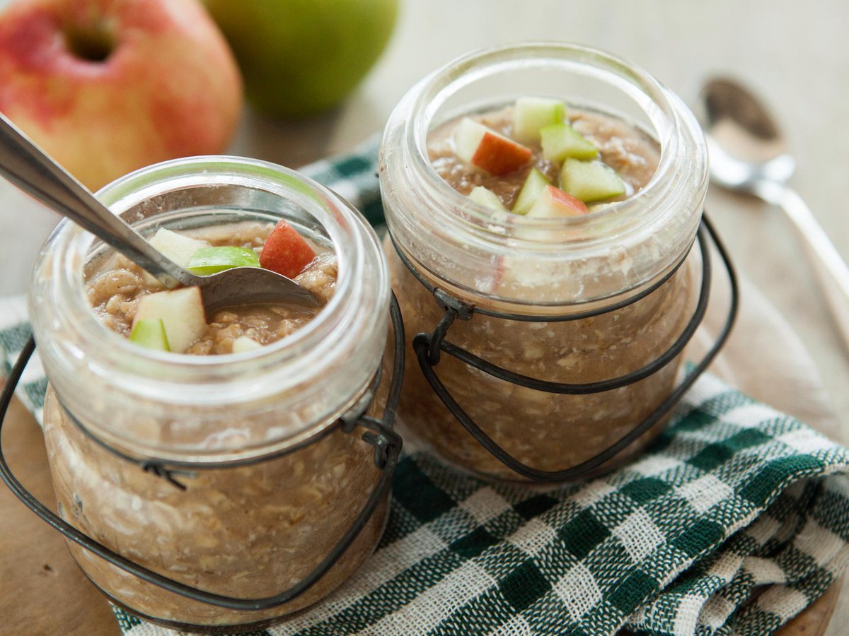 WholeFoods's tweet photo. Make a giant batch on Sunday night... Apple Oatmeal in a Jar: http://t.co/J8vuJOIXo8 #WFMdish http://t.co/Wx3M9duenS