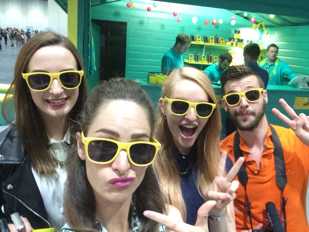 charliprangley's tweet photo. Bought an emergency phone charger from @ee and also got some sweet shades #summersim #SitC2015 http://t.co/srUUkEijTy