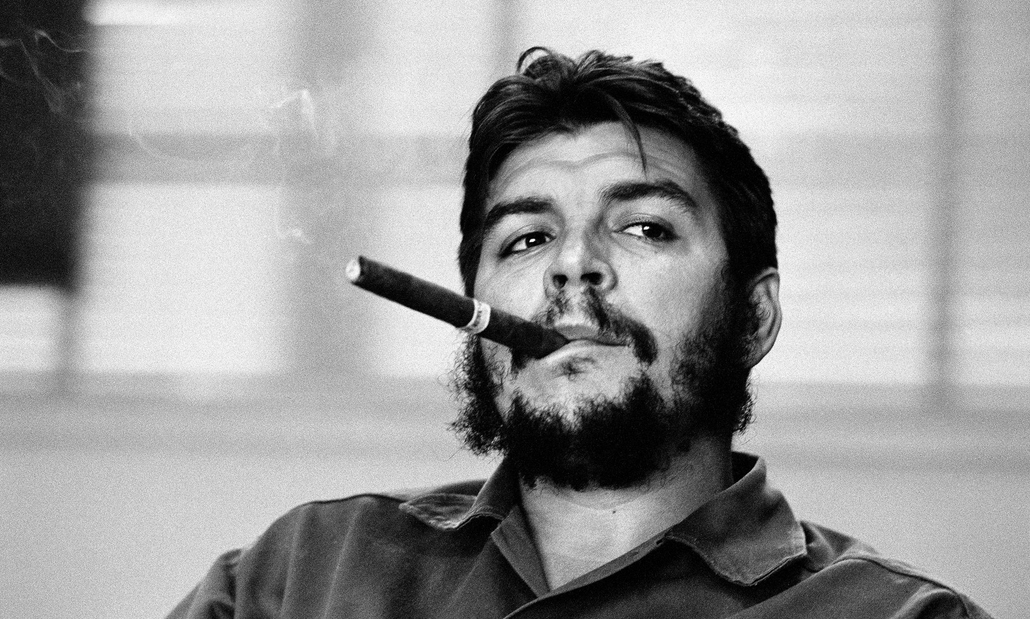Kaybettiğin tek savaş, uğrunda savaşmaktan vazgeçtiğindir.

Che Guevara
