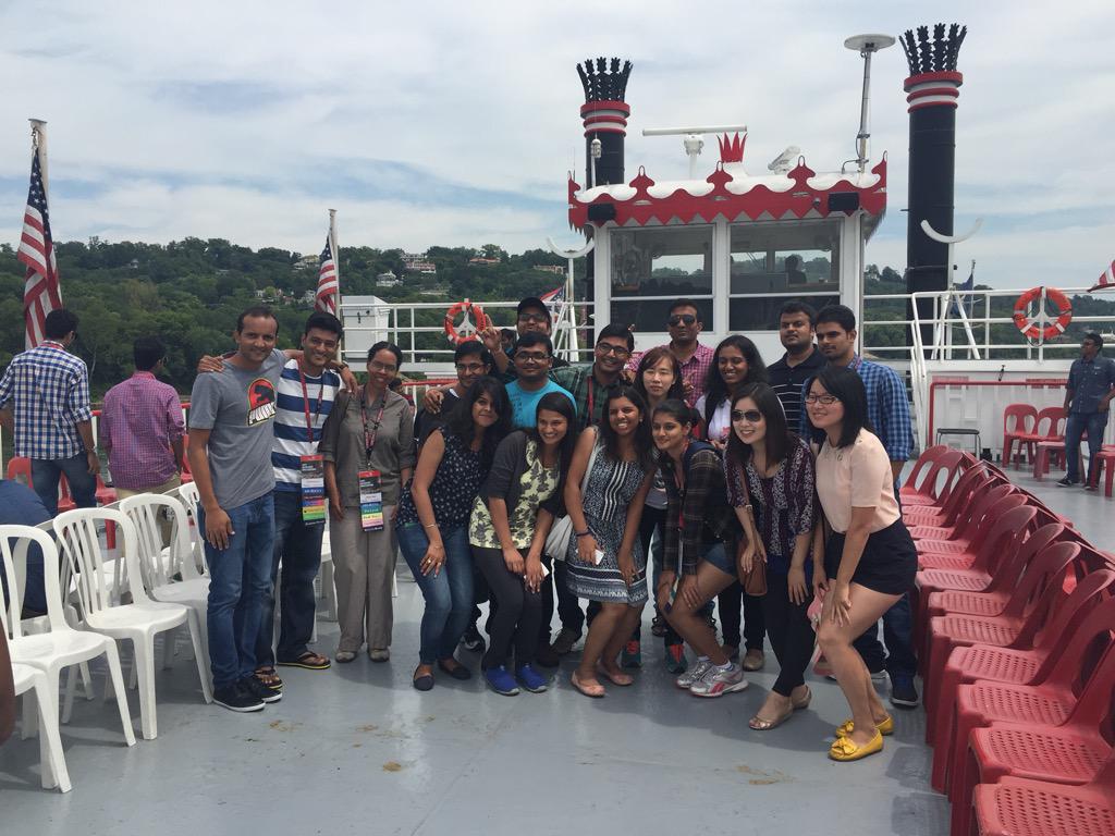 LindnerCollege's tweet image. Rollin' on the river with our Grad students! #LindnerPride #HottestCollegeInAmerica @uofcincy