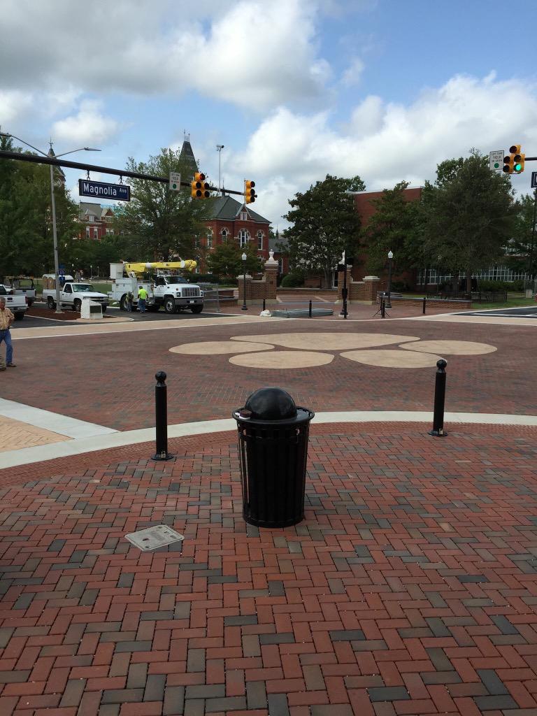 New #Tiger paw is visible @AUToomersCorner @spann #WarEagle @toomersoaks @AuburnTigers @TheAUPlainsman @AuburnPix