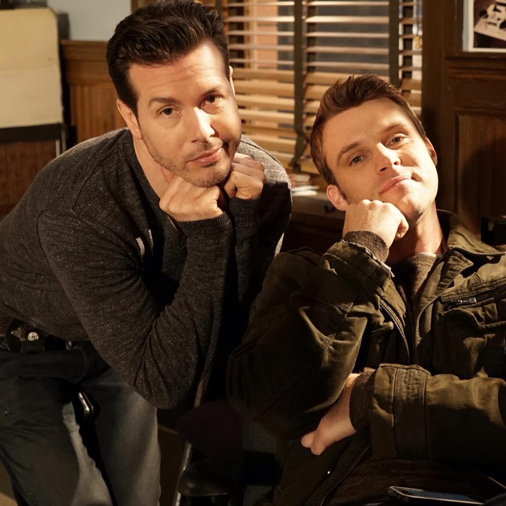ChicagoFireIT's tweet photo. Come trascorrerete il Ferragosto, ragazzi? 🌞🎉 http://t.co/QTXzbwCqsN