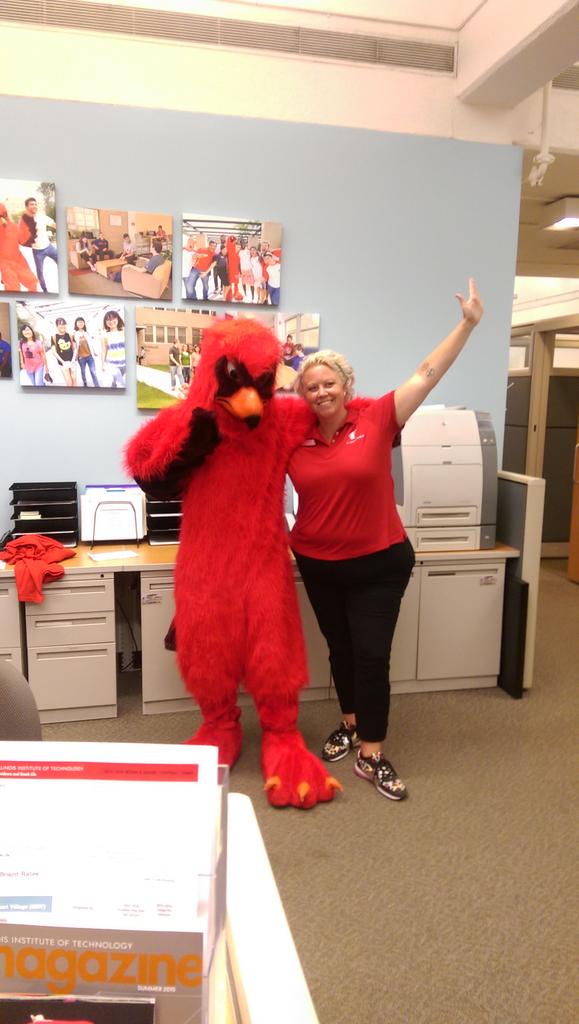 RHA_IIT's tweet photo. Come take a pic in our photo booth with Talon at McCormick Student Village!! #rha #freshman #movein http://t.co/EdYJuyTiJE
