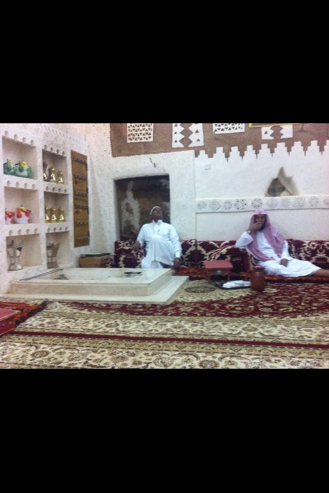 shakhpoot's tweet photo. مع الأحبة محمد وإبراهيم وسعود
أبناء حمد الجريسي
في زيارة إلى :
شقراء و أشيقر.
وهذه صورة في مجلس حمد العيسى
التراثي . http://t.co/LpFyu7GeXz