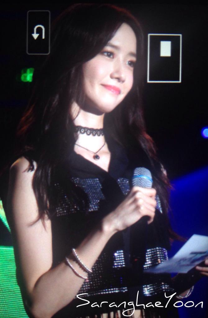 [PIC][14-08-2015]Hình ảnh mới nhất từ "2015 DMZ Peace Concert" của SNSD và MC YoonA  CMYfQ_yUkAAqZYS