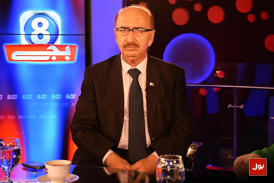 BOL8Bajay's tweet photo. BTS #8Bajay Independence Day Show on #BOLNews with
@nasirchughtai01 @AmirZia1 @FaysalAzizKhan @NazirLeghari http://t.co/Xbz9vNNReY