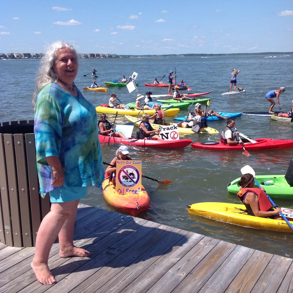 Selena_Fox's tweet photo. Support #CleanWater #Float4theCoast #MyEastCoast #SavetheBays #Kayactivists Rally at #IsleofWightBay #OCMD #Maryland http://t.co/PUU2XvJbhl