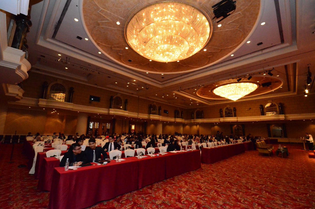 aizad_z's tweet image. I could only upload 4 images thus the needs to cherry pick. You could find the rest of #MSLS2015 photos on @UKEC page