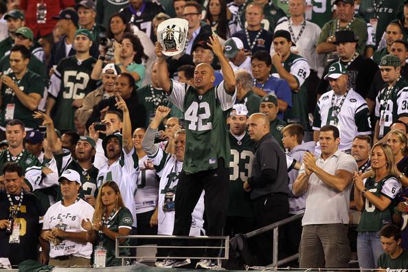 SPORTalkNY's tweet photo. Seeking Interns! RT please! fan of any (or all) NY teams? want XP &amp; b with a growing StartUp? https://t.co/NNnEFxT7ji http://t.co/zZMAYAPl3b