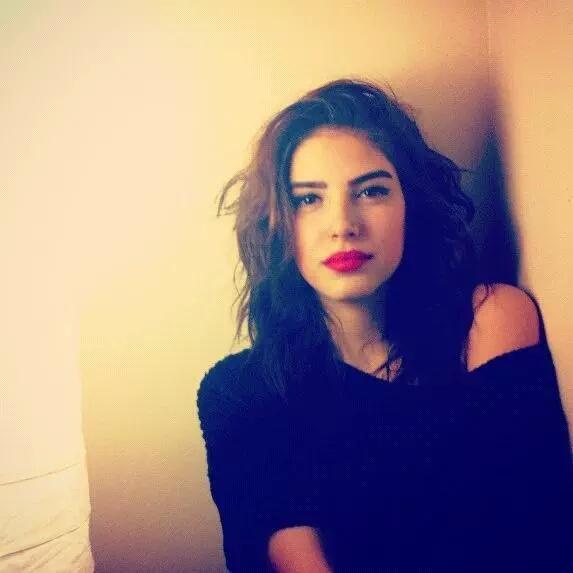 Şu Deniz'ime bakında güzellik görün!❤ Sana kezban diyenlerin aynaları yok heralde😑😒 @BaysalDeniz