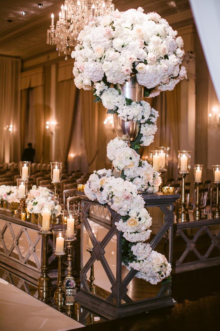 Congrats to Kirsten + Robbie for a gorgeous wedding feature in The Knot​. theknot.com/real-weddings/… #KehoeDesigns