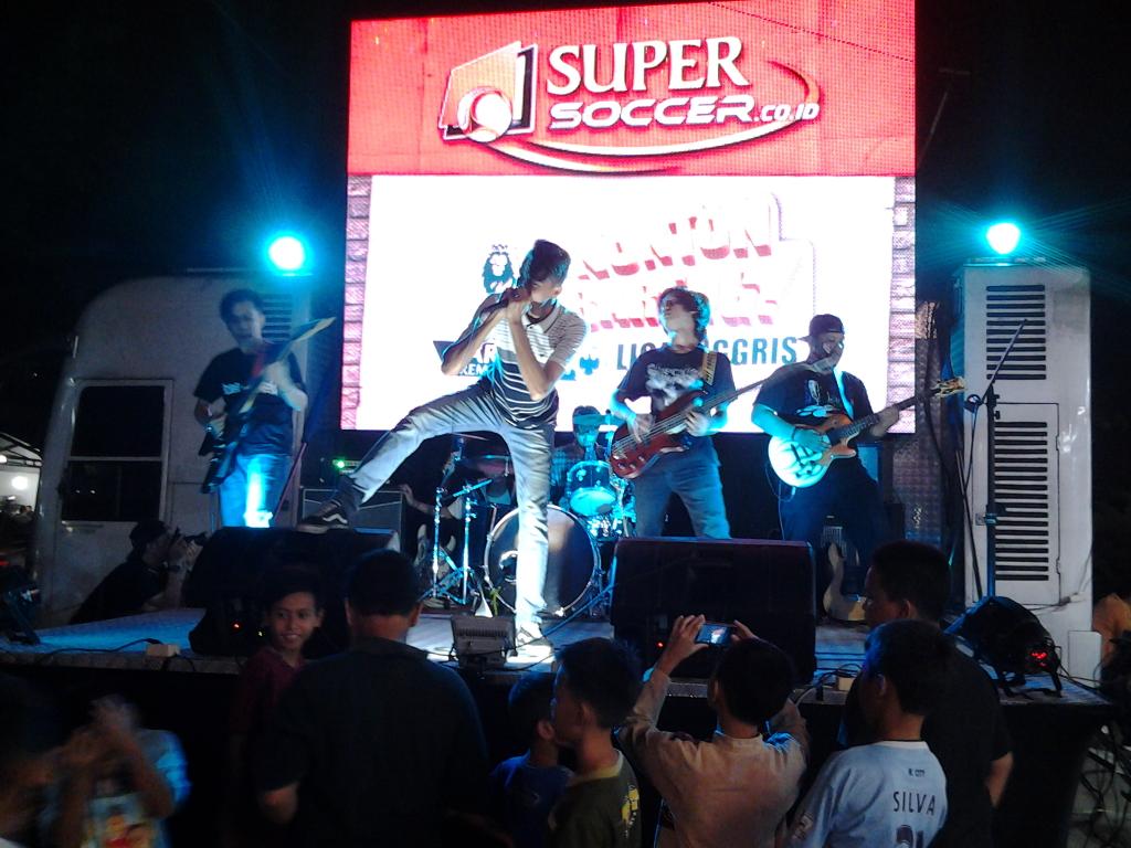 Menjadi blusukan tadi ni #event #supermusic band <a href="/SUP_Metal/">SECRET UNDER PAPER</a>  at cilodong depok