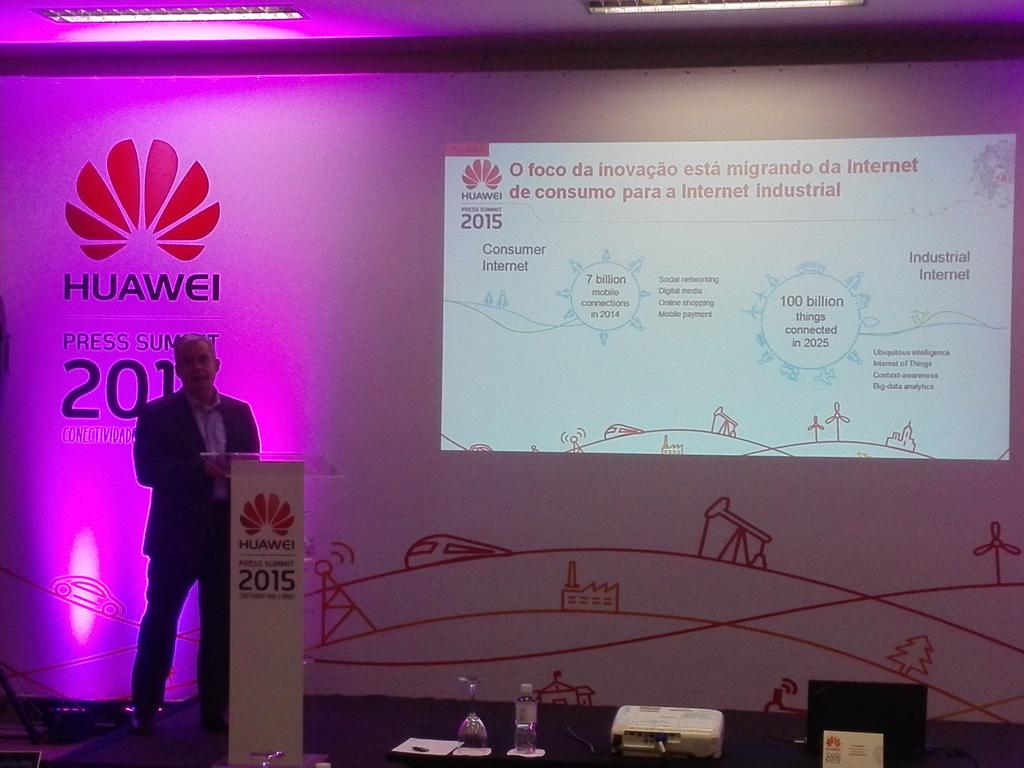 Huawei_Brasil's tweet photo. "100 bilhões de coisas conectadas até 2025 na nova Internet Industrial" José Augusto Neto, CTO Huawei #HuaweiSummit http://t.co/Suph9tpQAX