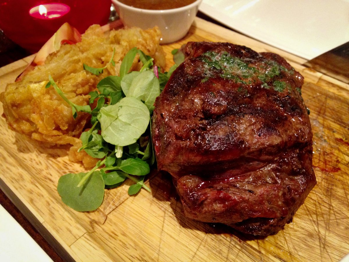 MDOG_Manchester's tweet photo. A little bed time reading.... http://t.co/ABw4krnLgj #mdog #manchester #meat http://t.co/gqDan8l9VN