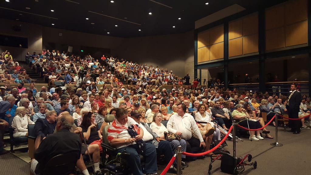 TrumpNH's tweet image. We have a full house here to see @realDonaldTrump in Hampton! #nhpolitics #FitN #TrumpInNH