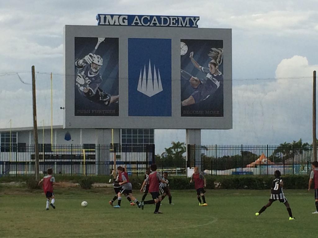 ChargersLwr's tweet photo. U12's @ IMG vs. Pembroke Hamilton Bermuda http://t.co/j9jdrIc2TI