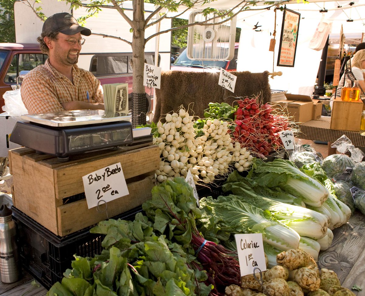 DestinationMSN's tweet image. Vote 4 @DaneCoFM in @10Best's Best Farmers Markets! Ends 8/17: ow.ly/QAfEn Photo Bill Lubing #10BestChoice