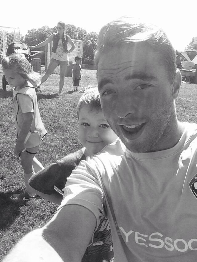 YEScoachMyers's tweet photo. A couple of selfies from the old Lyme park and Rec camp π#yescamps #selfietime http://t.co/ESHTk795hG