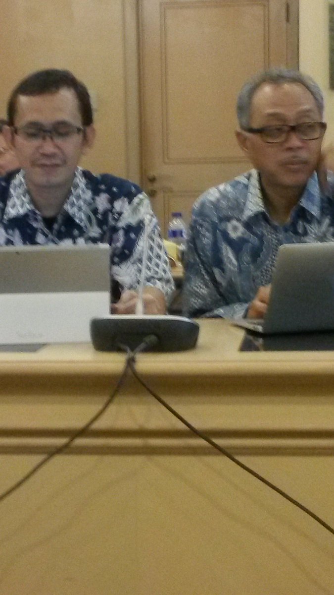 #tweetpertama <a href="/arisan904/">Hanya sebuah Nama saja</a> ciuuuuus....