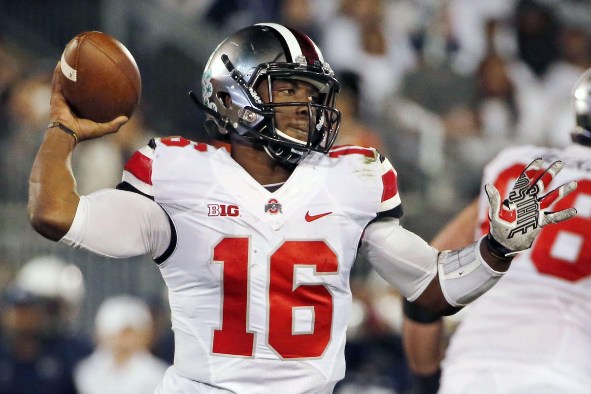 SPORTalkOSU's tweet photo. Who should the starting QB for #BuckeyeNation RETWEET: for @CJ12_  FAVORITE: @JT_theQB4th #OhioState http://t.co/f3Sv2JNgzq