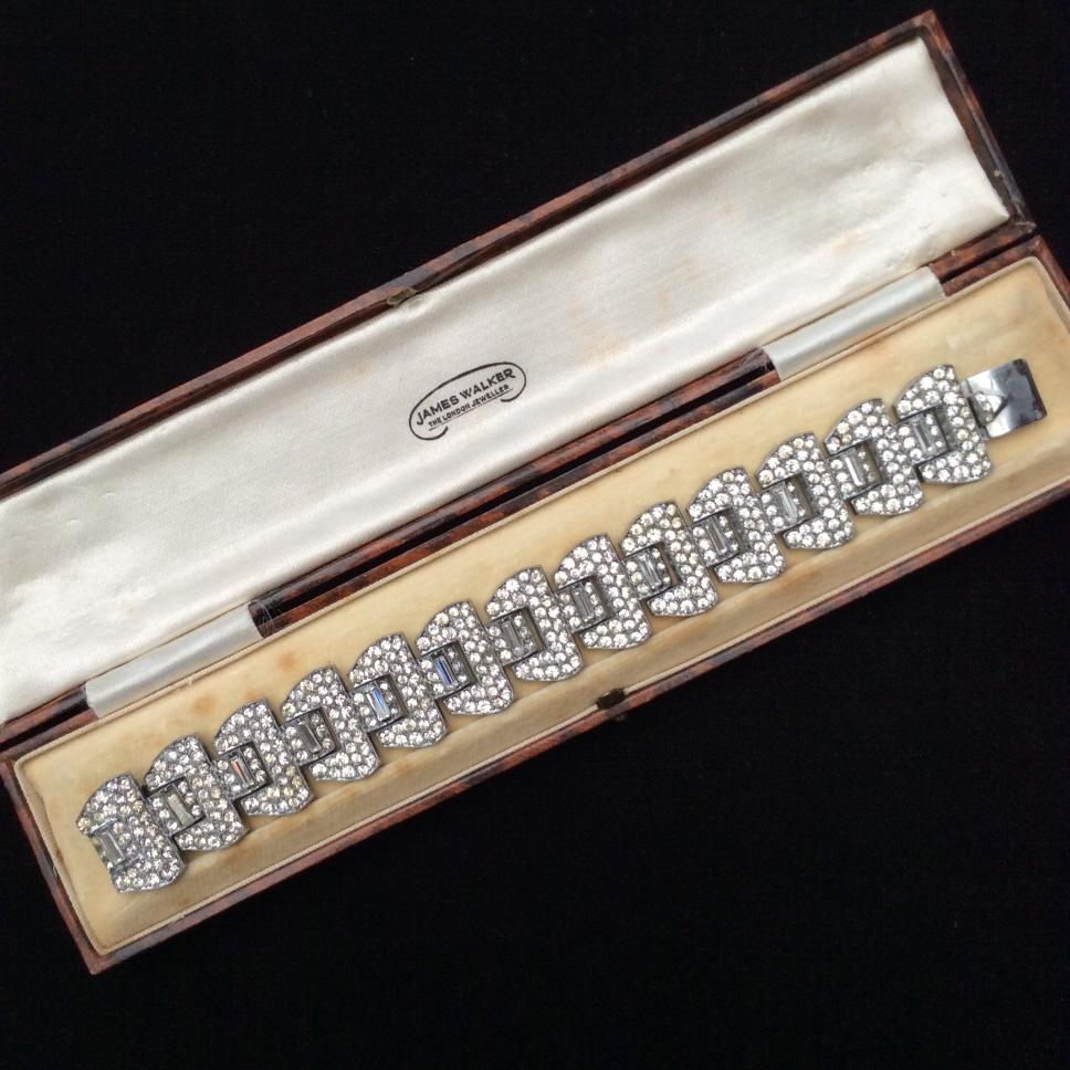 DecogirlUK's tweet photo. Love this Art Deco rhinestone bracelet. Original box too! http://t.co/GsOYyps6Re #ArtDecoJewellery #VintageJewellery http://t.co/WaLsfqIGiB