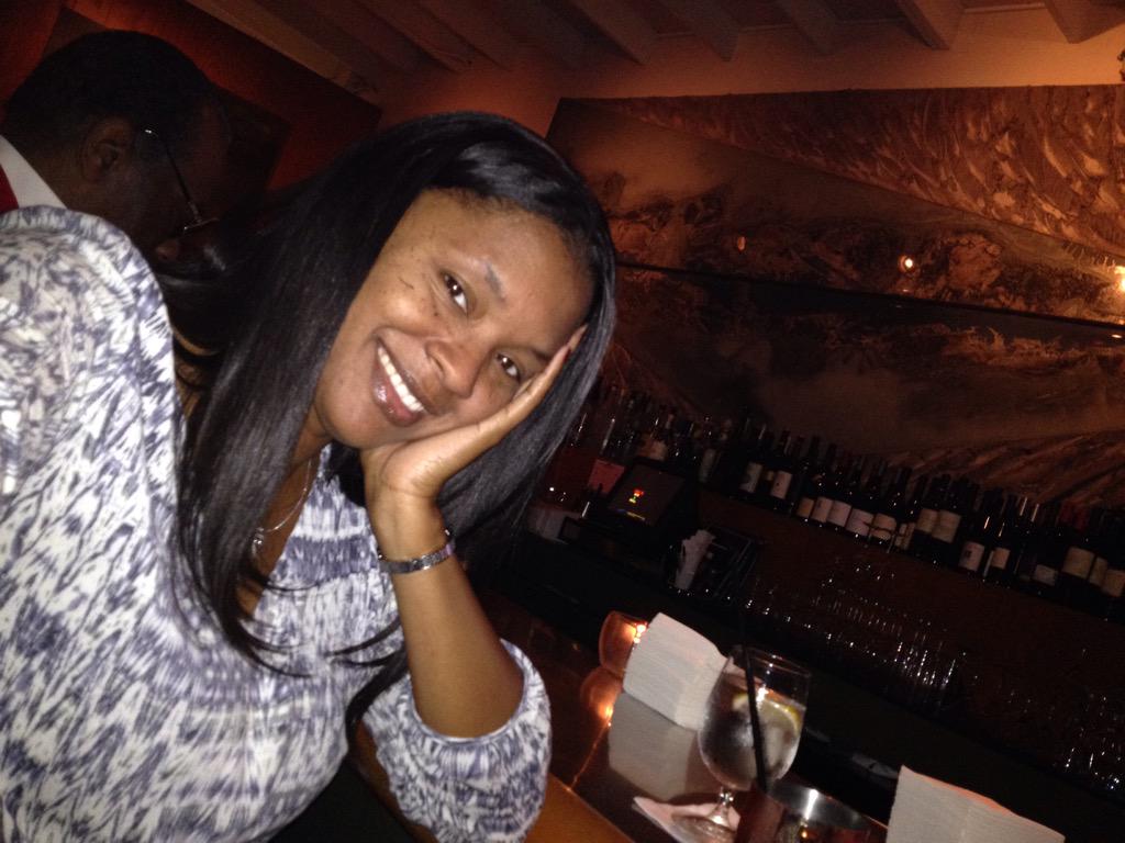 Sobrownn's tweet photo. @HalsVenice Only good times at Hal's😆 I miss this wonderful place😔 http://t.co/UkmxL2x6uW