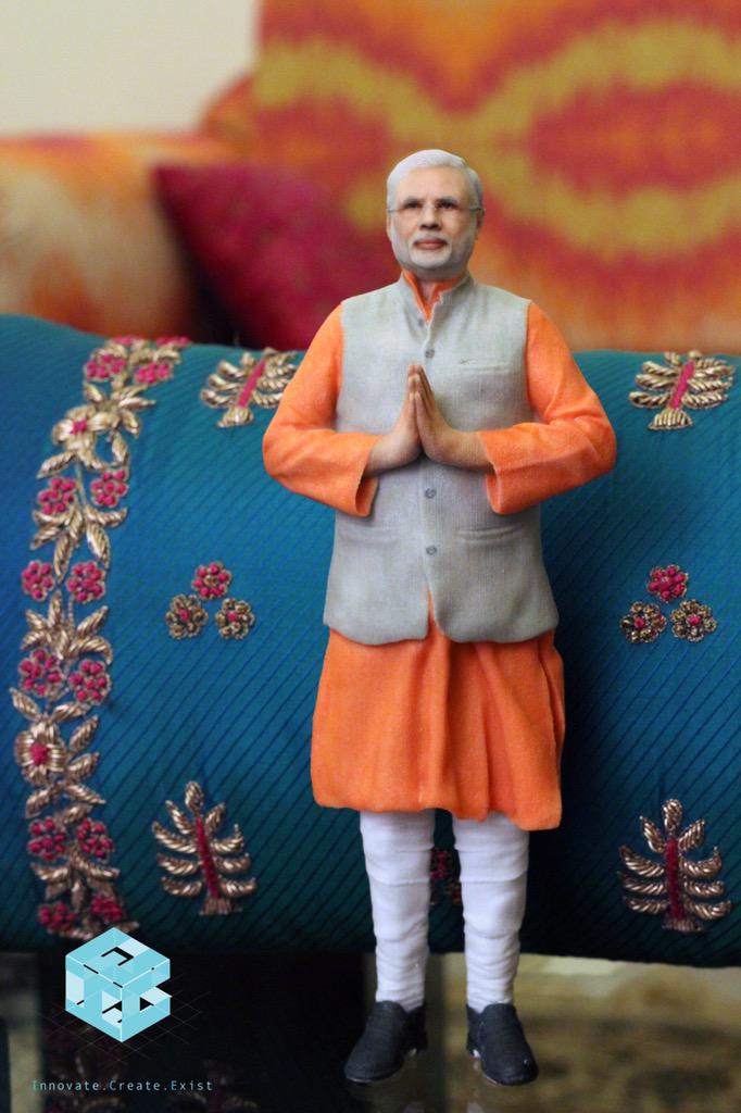 ICEStudiosIndia's tweet photo. Celebrating India's 69th #IndependenceDay with @narendramodi statue! #proudindian #3Dprinted #AmazingIndians http://t.co/vRUvlstoza