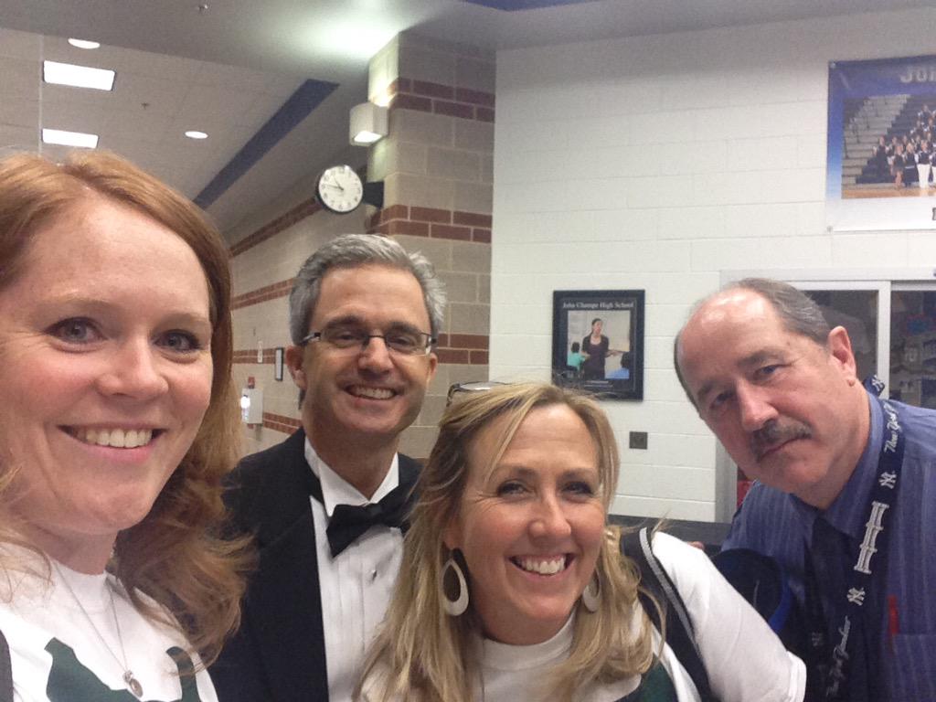 Wonderful kickoff this morning!!  Here's my double celebrity snap!  :) <a href="/ewilliams65/">ewilliams65</a> <a href="/Waydebyard_lcps/">Wayde Byard</a>