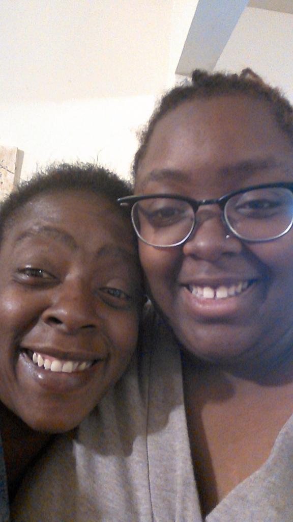 blkgirl_joyfull's tweet photo. I get it from my Mama! #blackonfleek #skinonfleek #complexiononfleek #FlexinMyComplexion http://t.co/rPTv5AYKwO