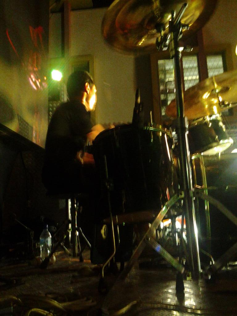 irsdepok's tweet photo. Menjadi blusukan tadi ni #event #supermusic band @YUSTIZIA_BM  at cilodong depok http://t.co/0Axktk6Wzd