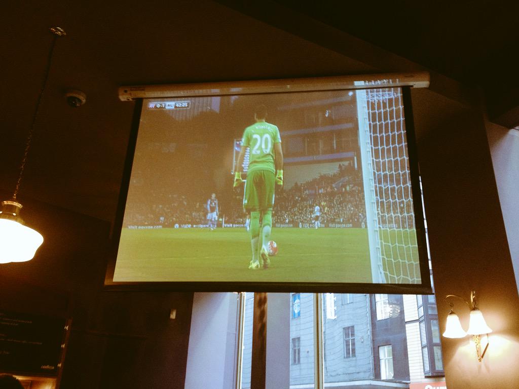 Ginger_Beard's tweet photo. Watching the @AVFCOfficial v @ManUtd snooze fest in Glasgow! #worldsweekproblems http://t.co/S3GO7EhkiB