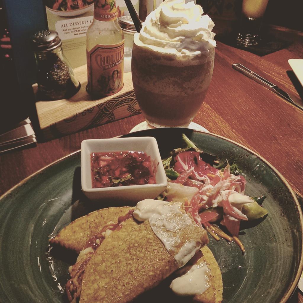 KyleesHair's tweet photo. Amazing lunch at @TheChiquito ! #sayfreeze cocktail #lattemexicana is amazing!! #Chiquitoexeter #mexeter http://t.co/2eA3syysTA