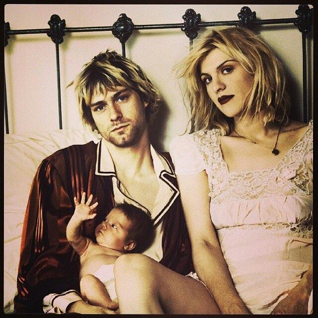 фрэнсис бин кобейн и курт кобейн. курт кобейн и кортни лав целуются. дочь курта кобейна фрэнсис. дочь курта кобейна. курт кобейн и фрэнсис бин.