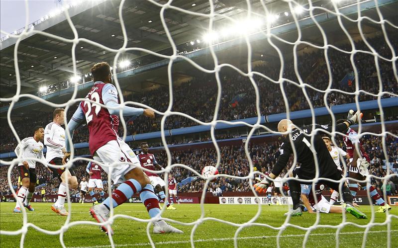 Back up & running at Villa Park where #MUFC lead #AVFC through Januzaj's goal. LIVE: live.premierleague.com #AVLMUN