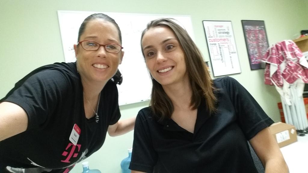 slbraggs's tweet photo. Welcome to the team!  #newsoa @otishumphreys @JohnLegere @tglover187 @thayesnet http://t.co/VCA21ZUb6U