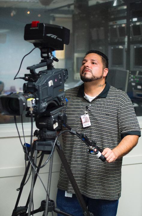 TeamPeopleTV's tweet image. Pan, tilt, zoom and #focus at multi-camera switch training #broadcasting #cameracontrols