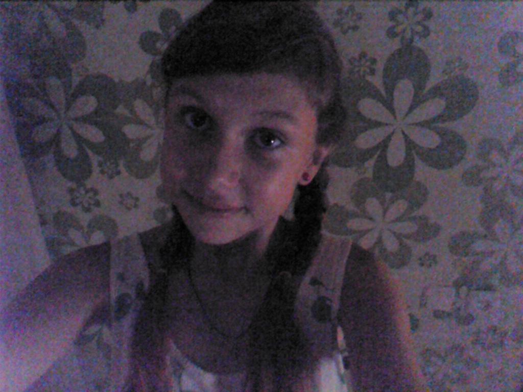 doca197876's tweet photo. #скучно#23:10#дома# http://t.co/1FiO3APREI