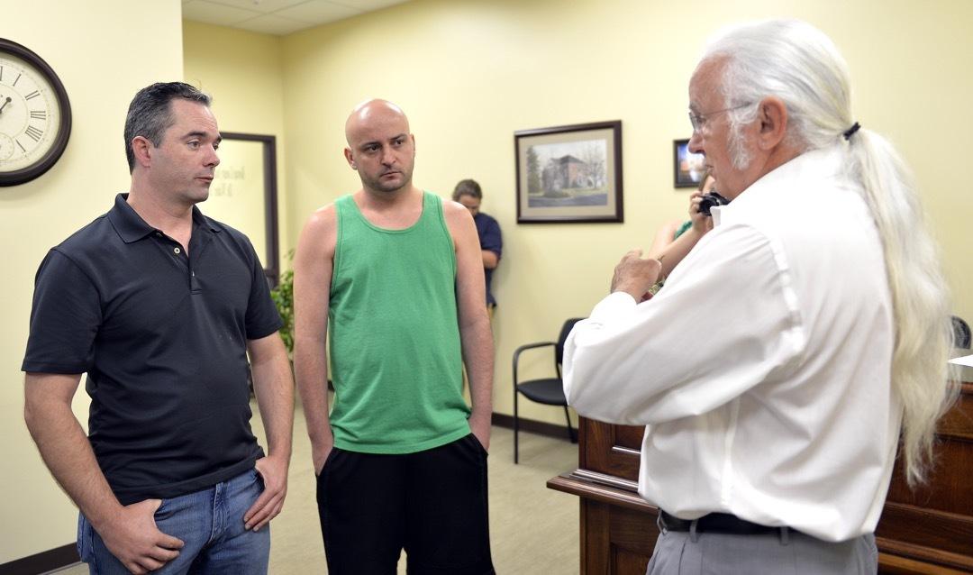 VICENews's tweet photo. Kentucky clerk has until Monday to justify refusal of same-sex marriage licenses: http://t.co/Ydo1D7aVp4 http://t.co/7OJNkf24iq