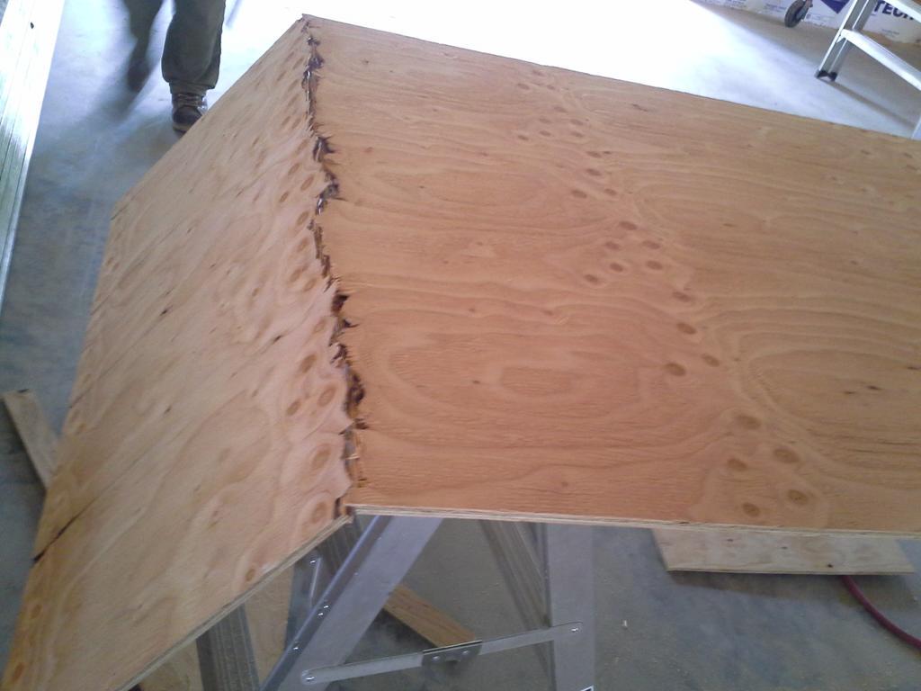 LBhammers's tweet photo. Sheet goods or Sh*t goods? Some materials R just not what the used to be..#CarpentryProblems. Grade F(ail) plywood http://t.co/4lNmdgAeXW