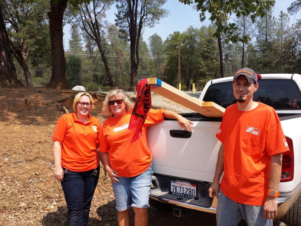 baybaxem3's tweet photo. Another great day for store 6682! Team Depot at work renovating the snack shack  to support underprivileged kids. http://t.co/L2Ty8r0QjM