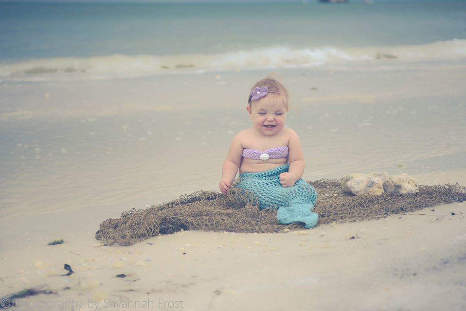 GingerGeeks's tweet photo. Is there anything cuter then a baby mermaid? http://t.co/u7zrOVNVws