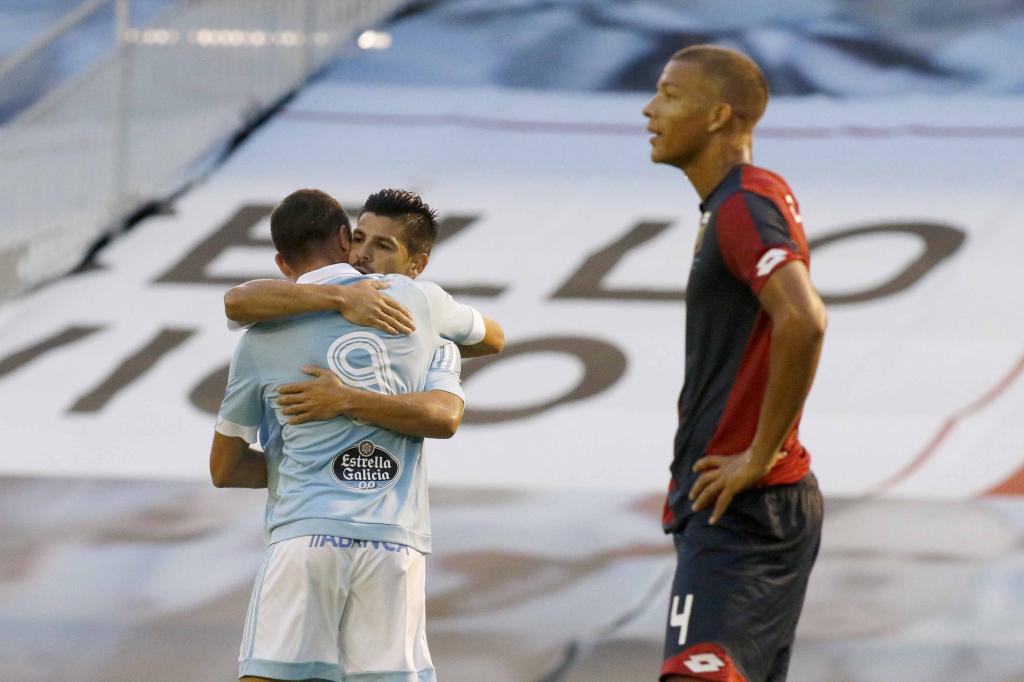 marca's tweet photo. FINAL | El Celta se presenta ante su afición con goleada. Se impuso 4-0 al Genoa en Balaídos http://t.co/s5MjvzUCCL http://t.co/ELIOVkzoDZ