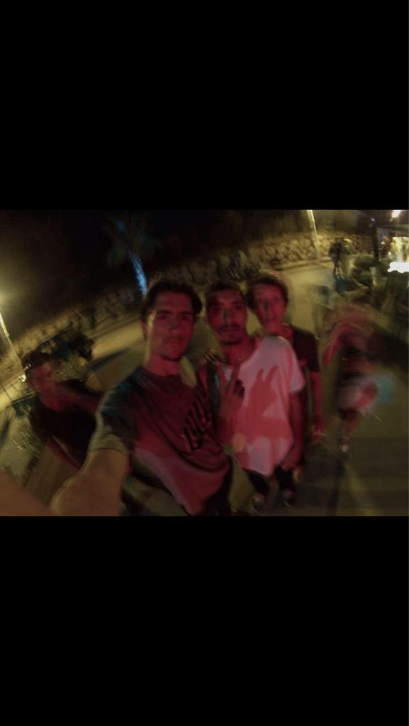 poppy2a's tweet photo. Merci @sneazzy ta gere mon pote moment inoubliable ❤️ http://t.co/DRplzz8oRG