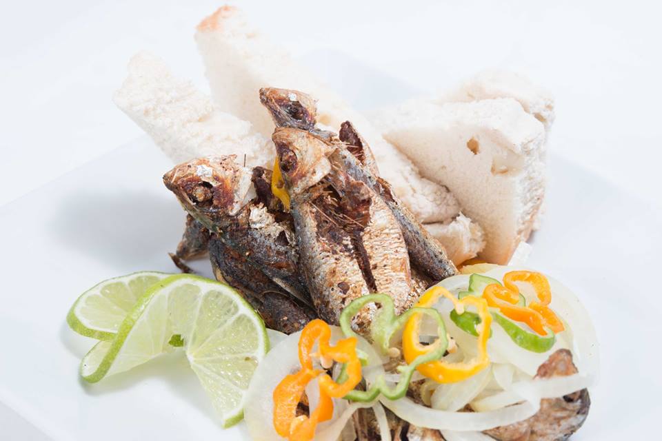 MahoganyTreeJa's tweet photo. Fried Sprat and Hard Dough Bread! http://t.co/m5tHTN0TnP
